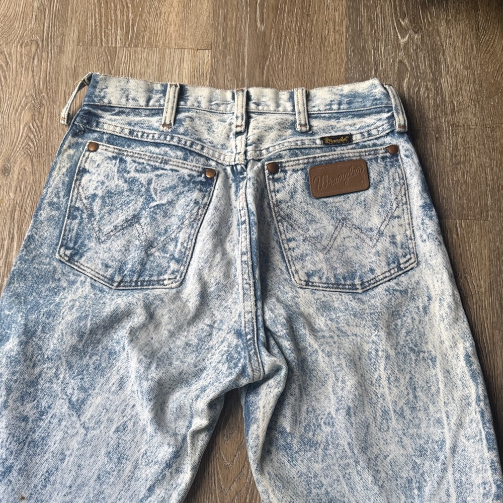 Wrangler Women's Acid Wash Relaxed Jeans